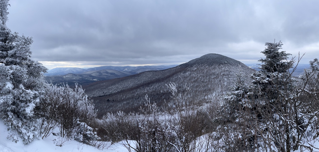 Panorama of from just after Blackhead summit showing nice views of Black Dome