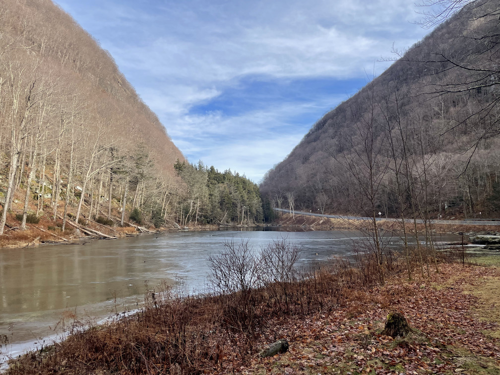 Looking over Notch Lake at the trailhead